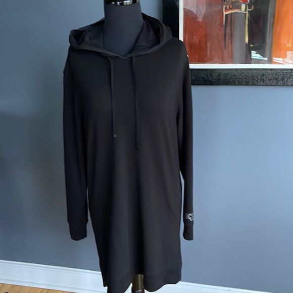 Victoria Sport black sweatshirt style mesh edge hoodie keyhole back midi. XS - Picture 1 of 7